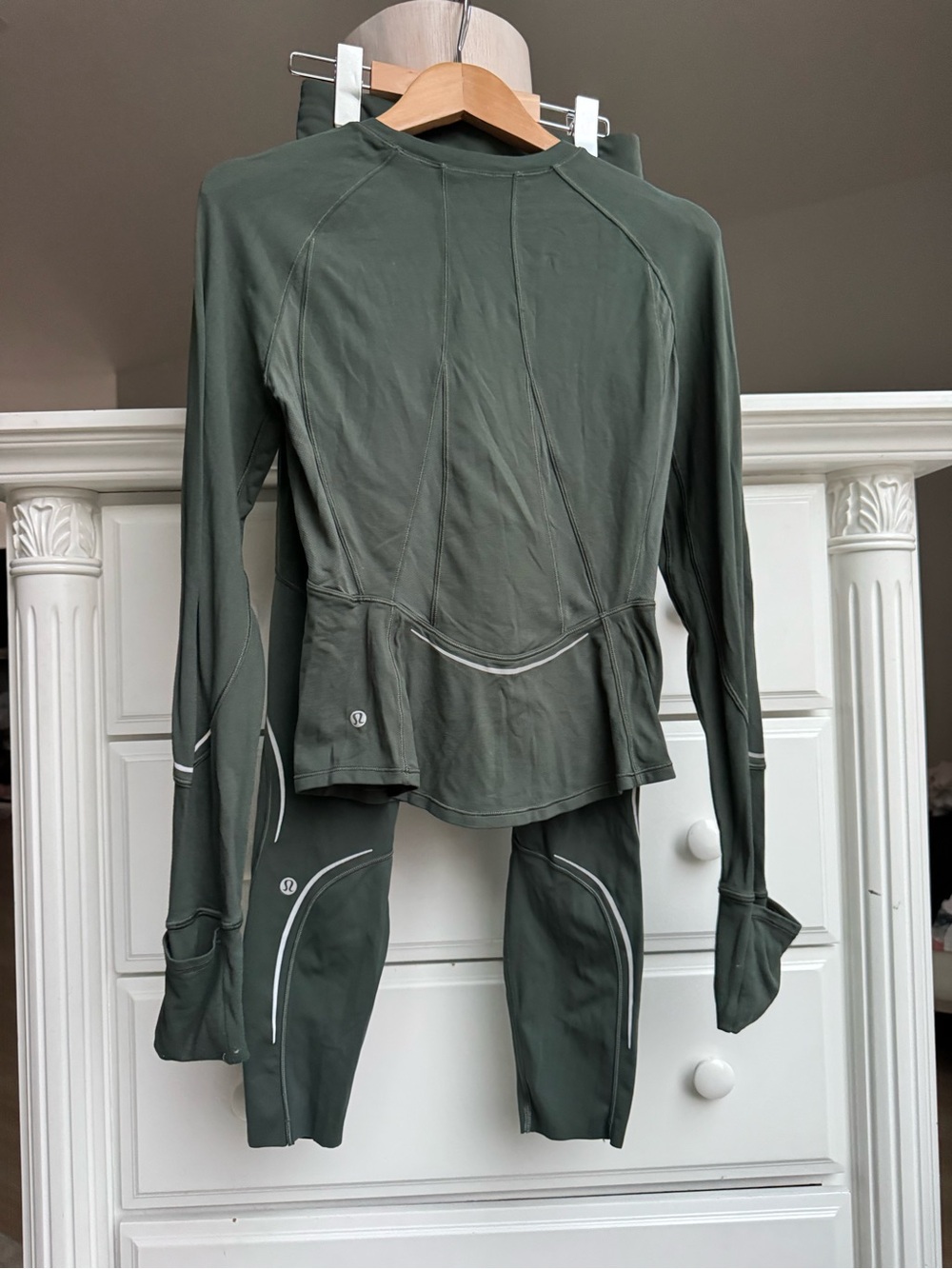 Lululemon Reflective Base Layer Set Size 4